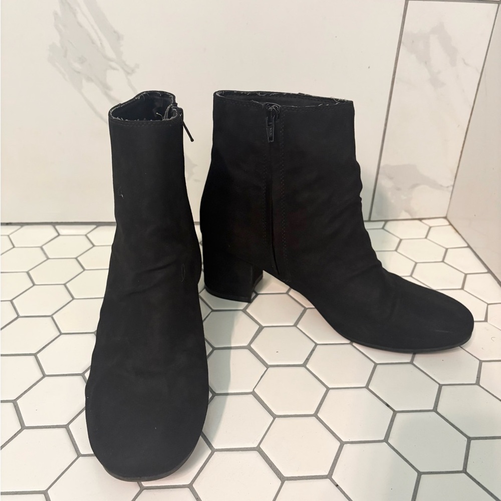 Elegant Black Ankle Boots